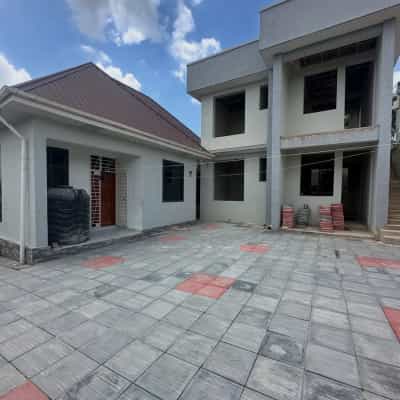 Apartment ya vyumba vitatu inapangishwa Goba Center, Dar Es Salaam