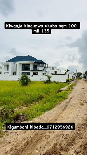 Kiwanja kinauzwa Kibada, Dar Es Salaam sqm 1000