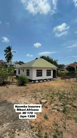 3 Bedrooms House for Sale in Mbezi Beach, Dar Es Salaam (1300 sqm)