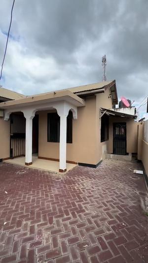 Apartment ya vyumba vitatu inapangishwa Mbezi Beach, Dar Es Salaam