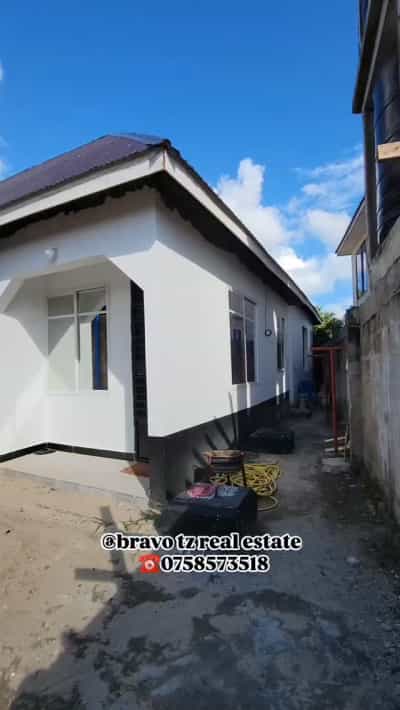 Apartment ya vyumba vitatu inapangishwa Dar Es Salaam