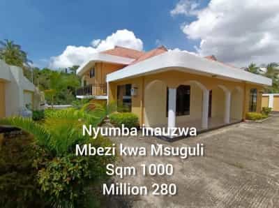 Nyumba ya vyumba 6 inauzwa Mbezi Kwa Msuguri, Dar Es Salaam (1000 sqm)