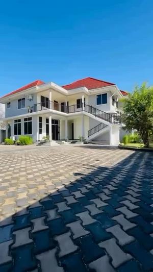 Nyumba ya vyumba 6 inapangishwa Mbezi Beach, Dar Es Salaam Nyumba ya vyumba 6 inapangishwa Mbezi Beach, Dar Es Salaam