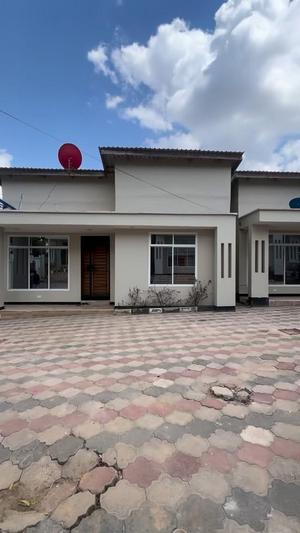 Nyumba ya vyumba viwili inapangishwa Makongo, Dar Es Salaam