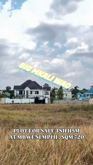 Kiwanja kinauzwa Mbweni, Dar Es Salaam (720 sqm) Kiwanja kinauzwa Mbweni, Dar Es Salaam (720 sqm)