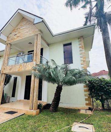 Villa ya vyumba vitano inapangishwa Oysterbay, Dar Es Salaam Villa ya vyumba vitano inapangishwa Oysterbay, Dar Es Salaam
