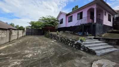 Nyumba ya vyumba vinne inauzwa Makongo, Dar Es Salaam (600 sqm)