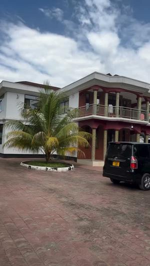 Nyumba ya vyumba vitano inapangishwa Mbezi Beach Kidimbwi, Dar Es Salaam Nyumba ya vyumba vitano inapangishwa Mbezi Beach Kidimbwi, Dar Es Salaam