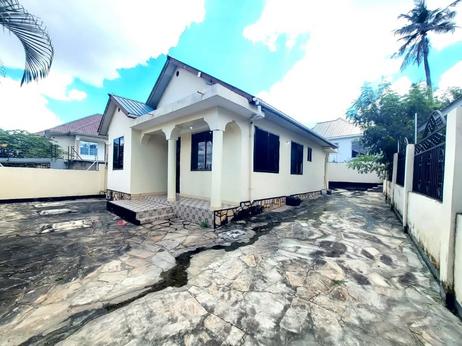Nyumba ya vyumba vinne inapangishwa Kimara Baruti, Dar Es Salaam Nyumba ya vyumba vinne inapangishwa Kimara Baruti, Dar Es Salaam