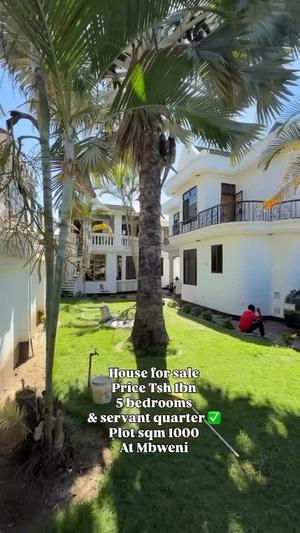 Nyumba ya vyumba vitano inauzwa Mbweni, Dar Es Salaam (1000 sqm)