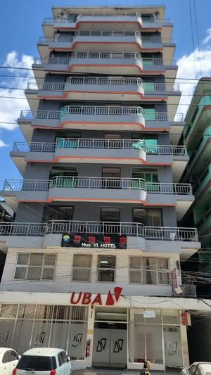 Nyumba ya vyumba 50 inauzwa Kariakoo, Dar Es Salaam