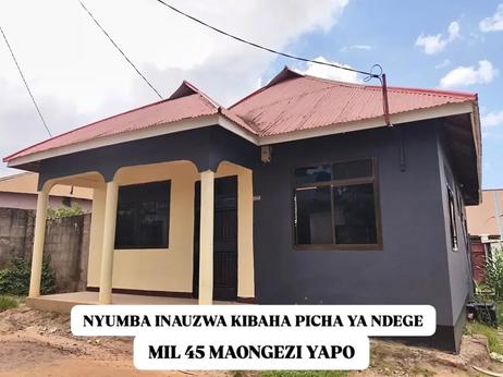 Nyumba ya vyumba vitatu inauzwa Picha Ya Ndege, Pwani (500 sqm)
