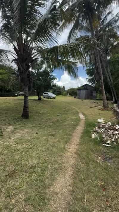 Kiwanja kinauzwa Mbezi Beach, Dar Es Salaam (947 sqm)