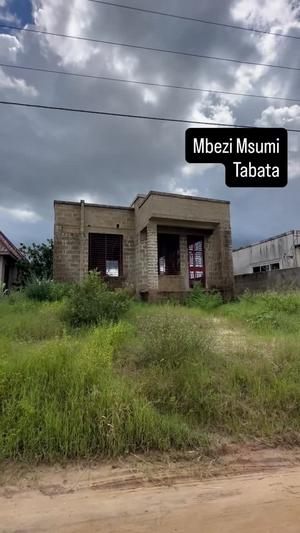 Nyumba ya vyumba vitatu inauzwa Sinza, Dar Es Salaam (400 sqm)