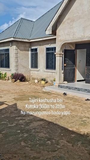 Nyumba ya vyumba vinne inauzwa Goba Half London, Dar Es Salaam (432 sqm)