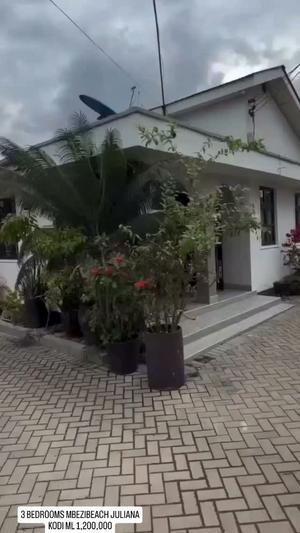3 Bedrooms House for Rent in Mbezi Beach Africana, Dar Es Salaam 3 Bedrooms House for Rent in Mbezi Beach Africana, Dar Es Salaam