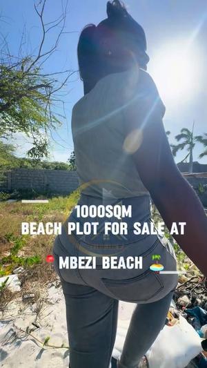 Beach Plot kinauzwa Mbezi Beach Kidimbwi, Dar Es Salaam (1000 sqm) Beach Plot kinauzwa Mbezi Beach Kidimbwi, Dar Es Salaam (1000 sqm)