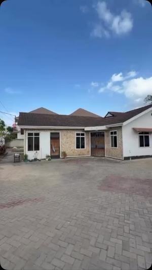 4 Bedrooms House for Rent in Mbezi Beach, Dar Es Salaam