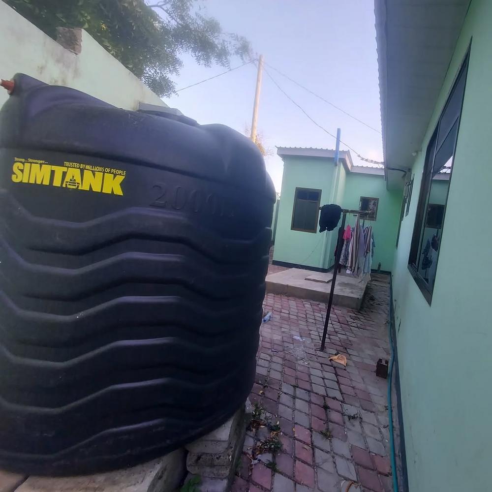 media -1 media -1