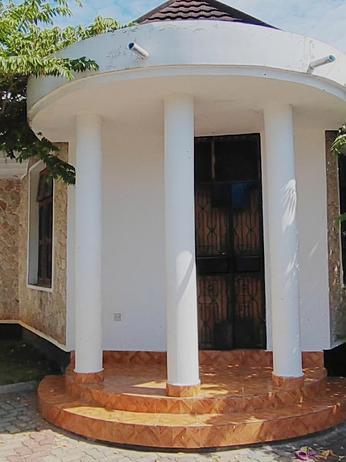 Nyumba ya vyumba vitatu inapangishwa Mbezi Beach EFM, Dar Es Salaam Nyumba ya vyumba vitatu inapangishwa Mbezi Beach EFM, Dar Es Salaam