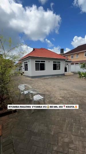 Nyumba ya vyumba vitatu inauzwa Kisota, Dar Es Salaam (600 sqm)