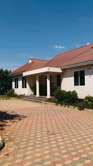 Nyumba (Furnished) ya vyumba vitano inapangishwa Itega, Dodoma Nyumba (Furnished) ya vyumba vitano inapangishwa Itega, Dodoma