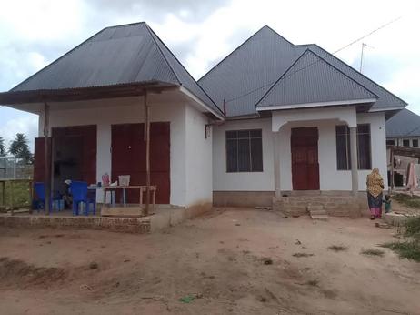 Nyumba ya vyumba vitatu inauzwa Chanika Kibaoni, Dar Es Salaam (400 sqm) Nyumba ya vyumba vitatu inauzwa Chanika Kibaoni, Dar Es Salaam (400 sqm)