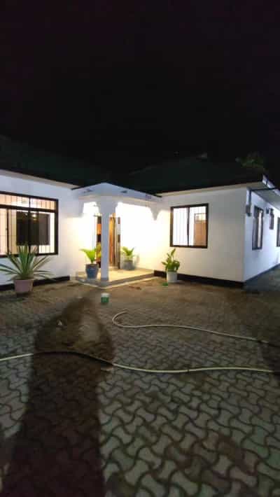 Nyumba ya vyumba vitatu inapangishwa Kijitonyama, Dar Es Salaam