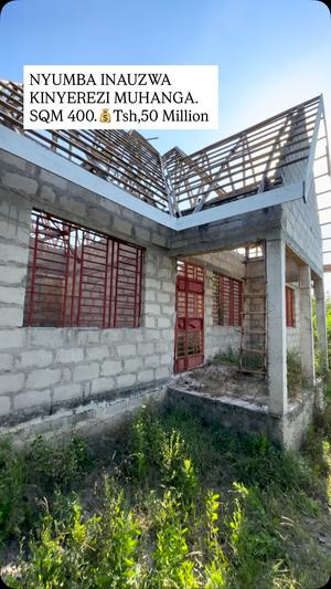 Nyumba ya vyumba vitatu inauzwa Tabata Kinyerezi Muhanga, Dar Es Salaam (400 sqm) Nyumba ya vyumba vitatu inauzwa Tabata Kinyerezi Muhanga, Dar Es Salaam (400 sqm)