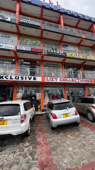 Duka linapangishwa Sinza, Dar Es Salaam