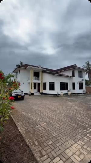 5 Bedrooms House for Rent in Mbezi Beach, Dar Es Salaam 5 Bedrooms House for Rent in Mbezi Beach, Dar Es Salaam