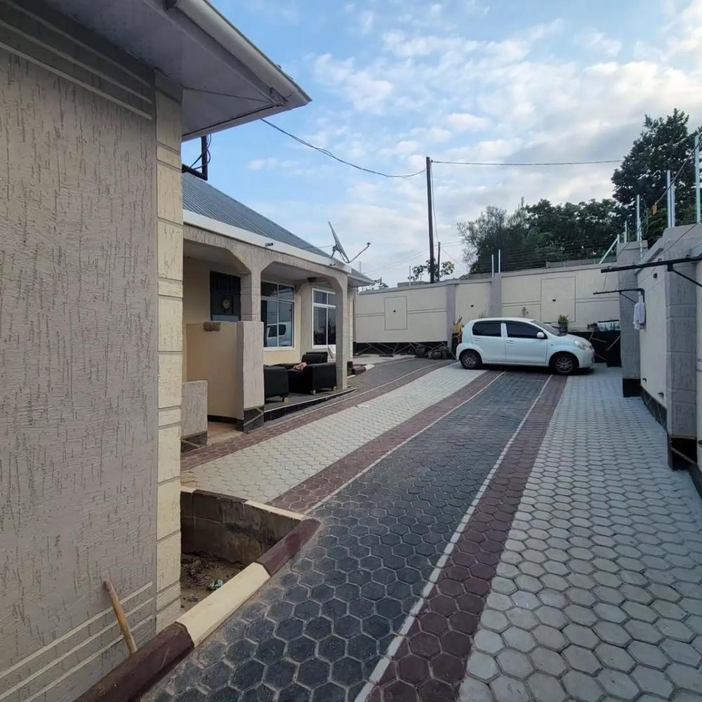 media -3