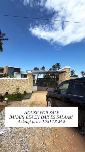 Nyumba ya vyumba 7 inauzwa Bahari Beach, Dar Es Salaam (4400 sqm) Nyumba ya vyumba 7 inauzwa Bahari Beach, Dar Es Salaam (4400 sqm)