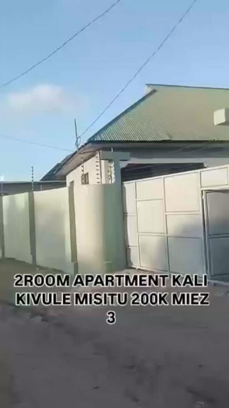 media -1 media -1