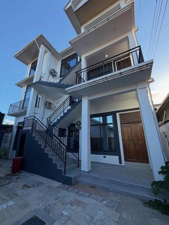 Apartment (Furnished) ya vyumba vitatu inapangishwa Kinondoni, Dar Es Salaam