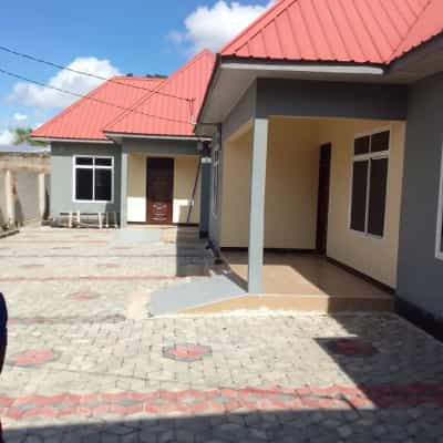 2 Bedrooms Apartment for Rent in Kivule Njiapanda Shule, Dar Es Salaam