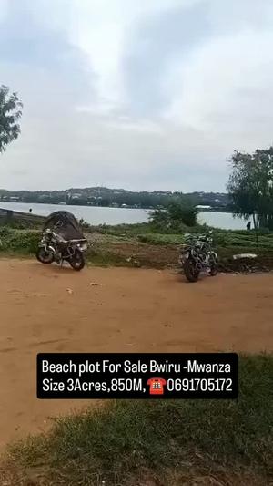 Beach Plot kinauzwa Bwiru, Mwanza (3 acre)