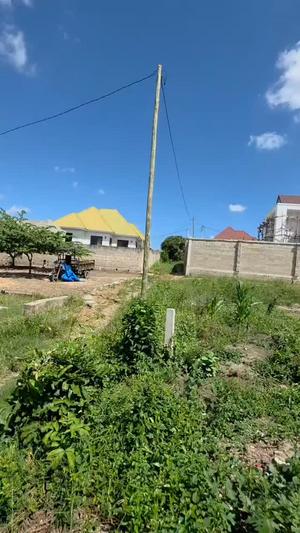 Nyumba ya vyumba viwili inauzwa Madale, Dar Es Salaam (1000 sqm) Nyumba ya vyumba viwili inauzwa Madale, Dar Es Salaam (1000 sqm)