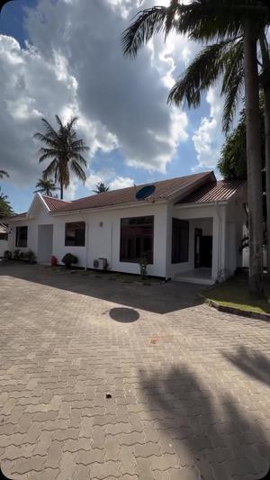 Nyumba ya vyumba vitatu inapangishwa Mbezi Beach Makonde, Dar Es Salaam Nyumba ya vyumba vitatu inapangishwa Mbezi Beach Makonde, Dar Es Salaam