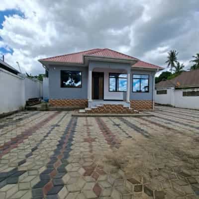 Nyumba ya vyumba vitatu inapangishwa Goba Center, Dar Es Salaam Nyumba ya vyumba vitatu inapangishwa Goba Center, Dar Es Salaam