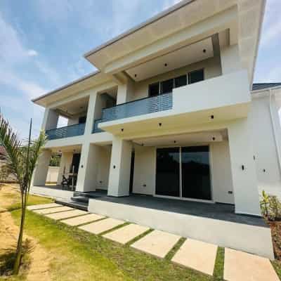 Nyumba ya vyumba vinne inauzwa Mbezi Beach, Dar Es Salaam