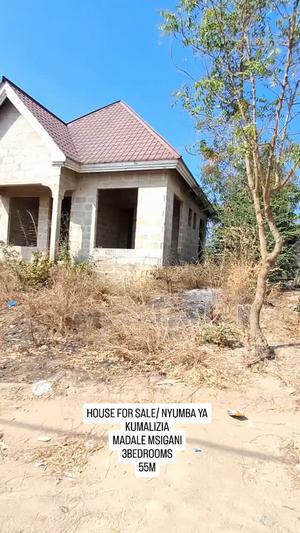 Nyumba ya vyumba vitatu inauzwa Madale Msigani, Dar Es Salaam (500 sqm) Nyumba ya vyumba vitatu inauzwa Madale Msigani, Dar Es Salaam (500 sqm)