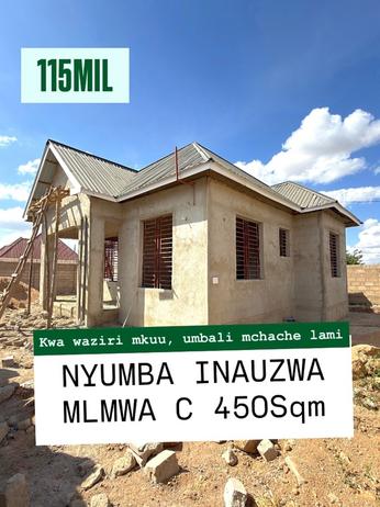 Nyumba ya vyumba vitatu inauzwa Mlimwa C, Dodoma (450 sqm) Nyumba ya vyumba vitatu inauzwa Mlimwa C, Dodoma (450 sqm)