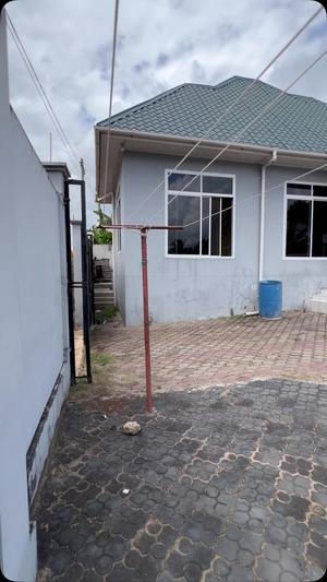 Nyumba ya vyumba vitatu inapangishwa Salasala Majengo, Dar Es Salaam Nyumba ya vyumba vitatu inapangishwa Salasala Majengo, Dar Es Salaam