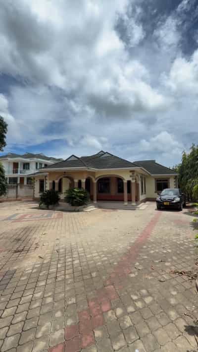 4 Bedrooms House for Rent in Mbweni, Dar Es Salaam