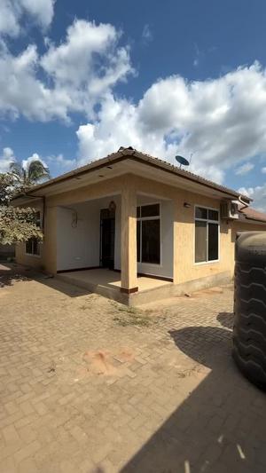 Nyumba ya vyumba vitatu inapangishwa Goba Kinzudi, Dar Es Salaam Nyumba ya vyumba vitatu inapangishwa Goba Kinzudi, Dar Es Salaam