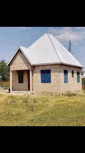 Nyumba ya vyumba vitatu inauzwa Kishili ya Fuma, Mwanza (600 sqm)