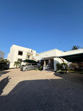 Villa ya vyumba vitatu inapangishwa Msasani, Dar Es Salaam Villa ya vyumba vitatu inapangishwa Msasani, Dar Es Salaam