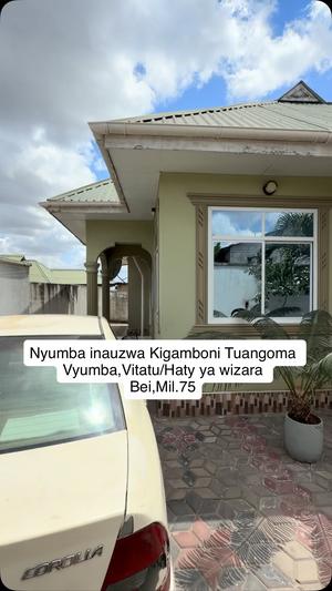 Nyumba ya vyumba vitatu inauzwa Kigamboni Tuangoma, Dar Es Salaam (300 sqm) Nyumba ya vyumba vitatu inauzwa Kigamboni Tuangoma, Dar Es Salaam (300 sqm)