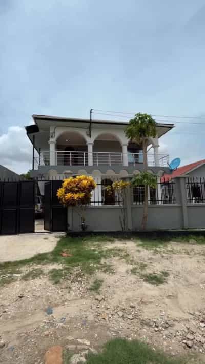 Apartment ya vyumba vitatu inapangishwa Sinza, Dar Es Salaam